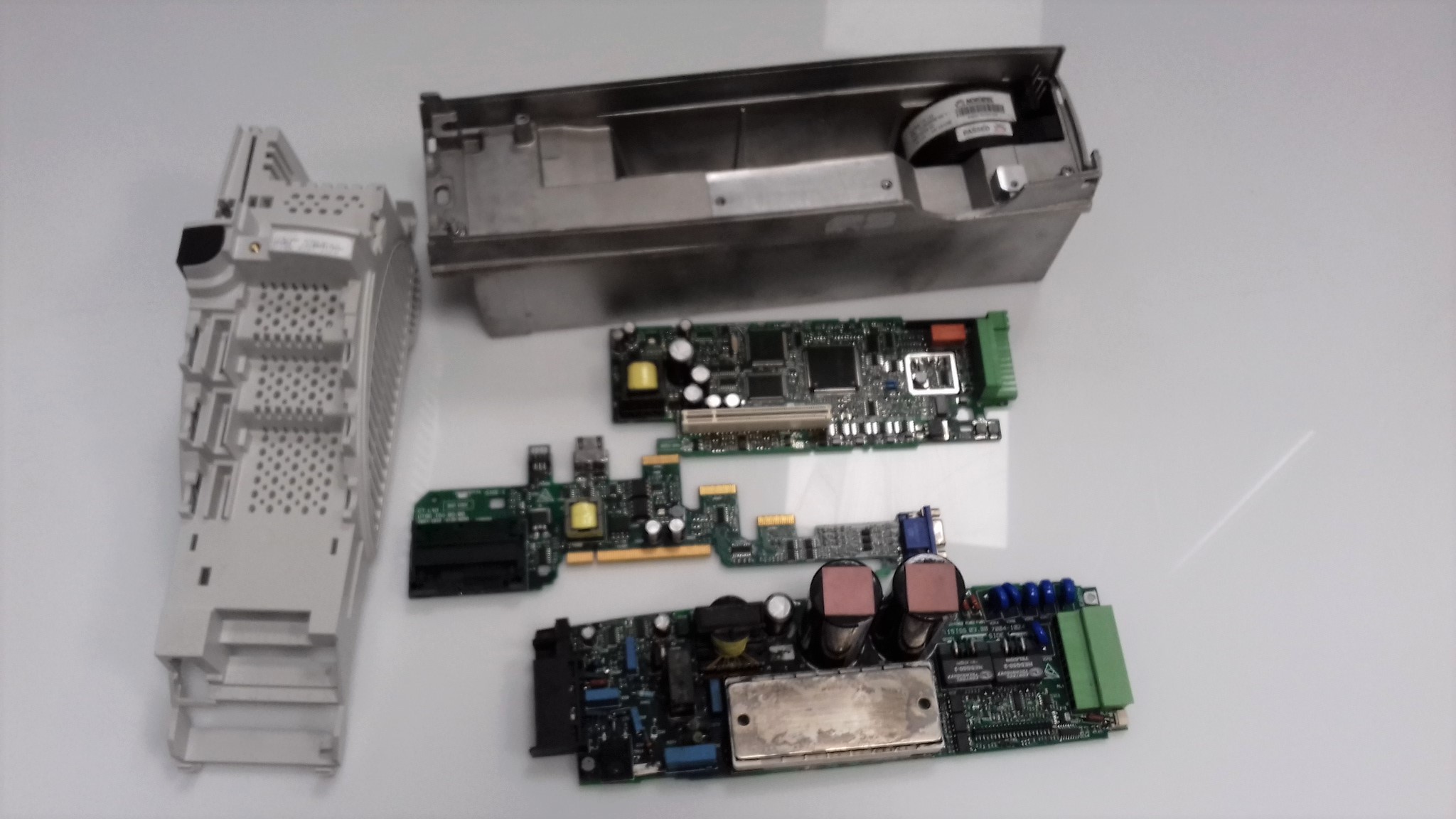 VARIADOR CONTROL TECHNIQUES SP1406.